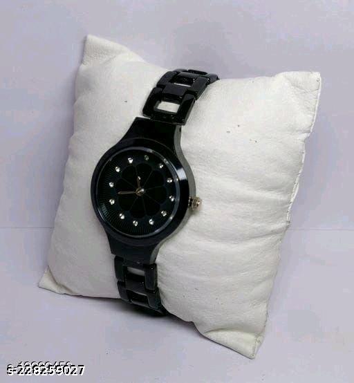 New Fancy Solid Dial Attractive Metal Chain Attractive Bracelet Analog Watch for  Women