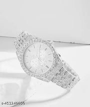 New Trending Analog Gold Round Diamond Chronograph Unisex Analoge Watch