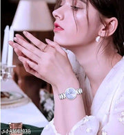 New Fancy Solid Dial Attractive Metal Chain Attractive Bracelet Analog Watch for Women